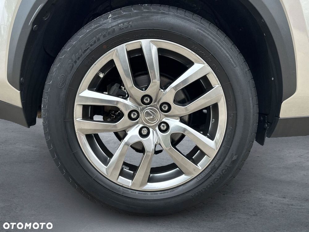 Lexus NX 300h Comfort AWD - 24