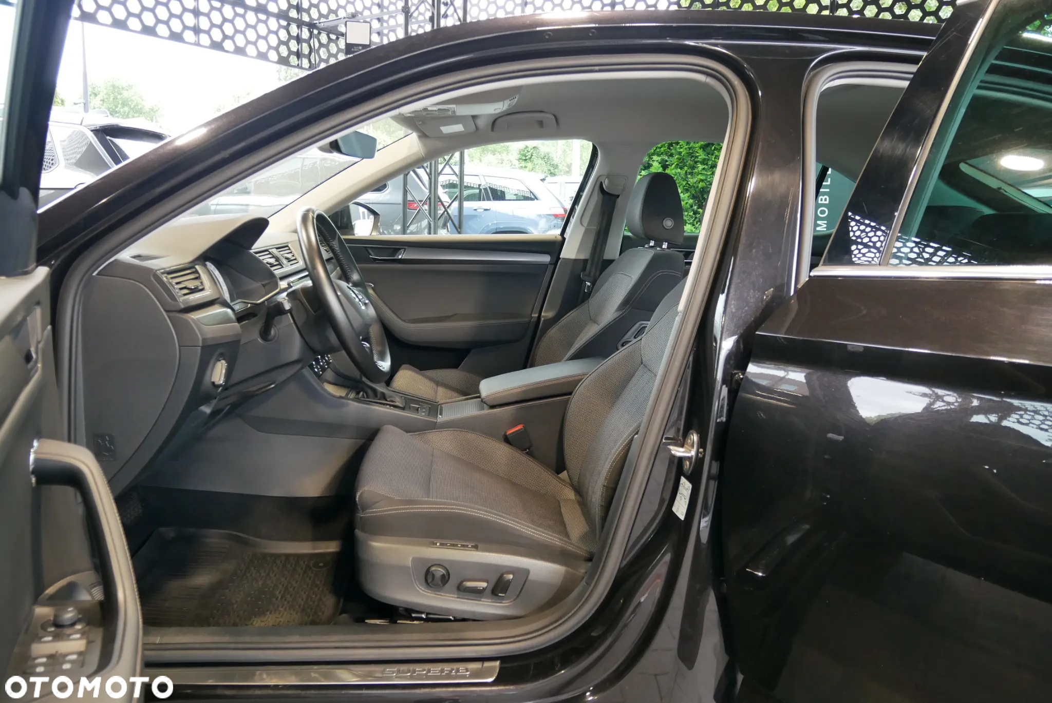 Skoda Superb 2.0 TDI DSG Style - 8