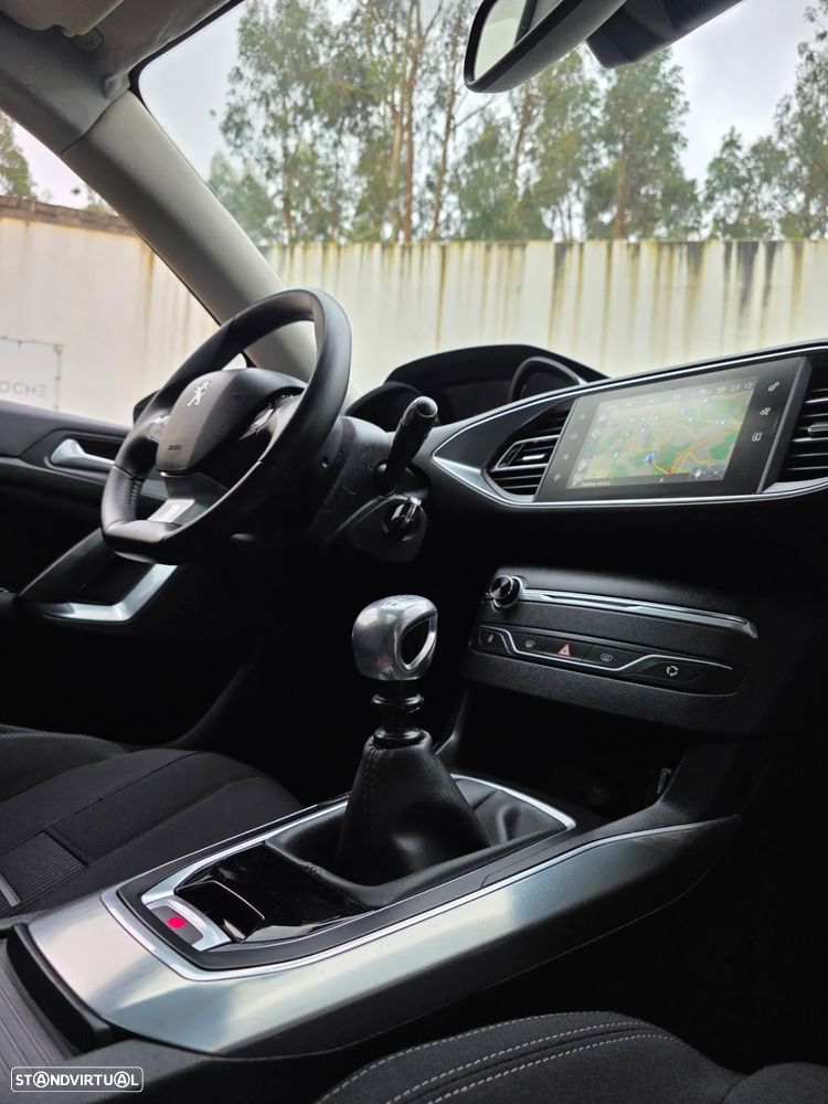 Peugeot 308 1.6 BlueHDi Allure J17 - 46