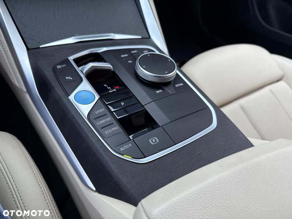 BMW i4 - 13