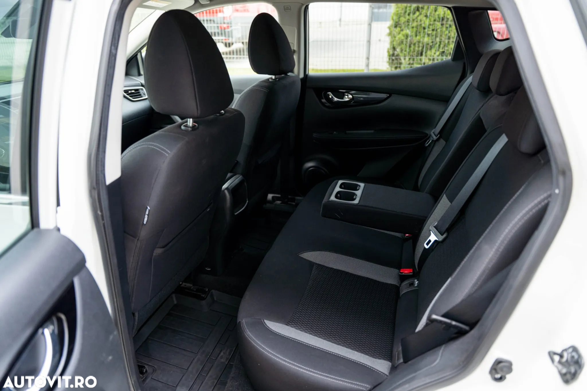 Nissan Qashqai 1.5 DCI Start/Stop N-Connecta - 17