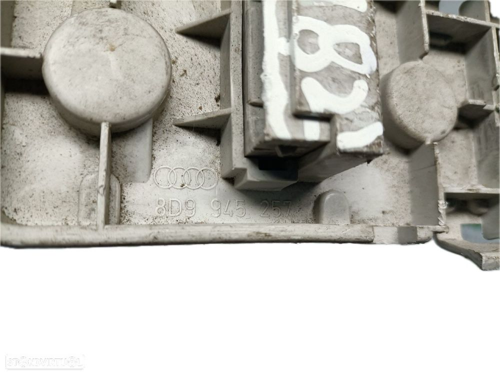 Suporte Lâmpadas Farolim Audi A4 Avant (8D5, B5) - 3