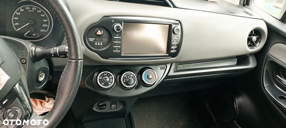 Toyota Yaris 1.5 Premium - 5