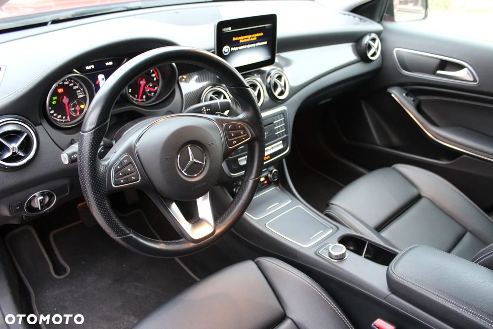 Mercedes-Benz GLA 200 7G-DCT Edition 1 - 14