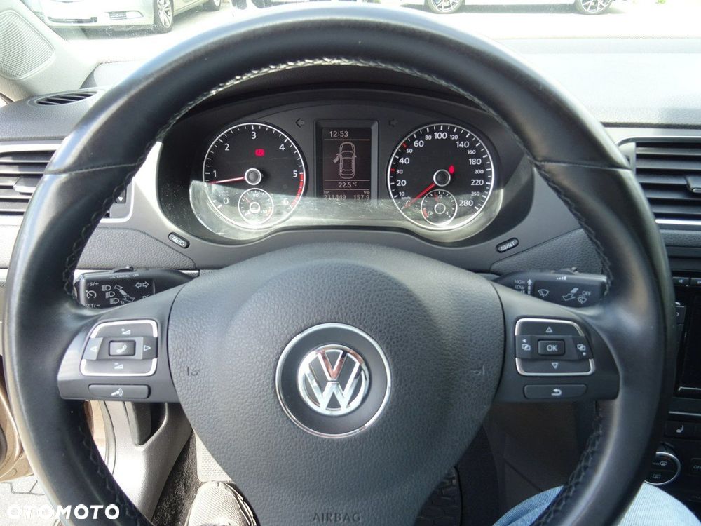 Volkswagen Jetta - 7