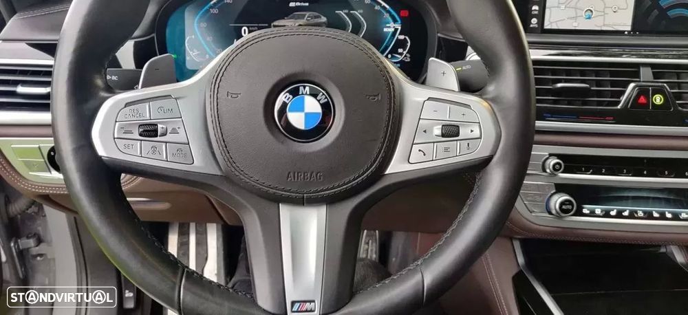 BMW 745 e iPerformance Pack M Auto - 38