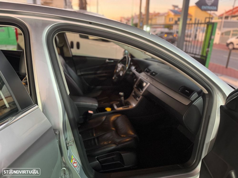 VW Passat 2.0 TDI Highline - 6