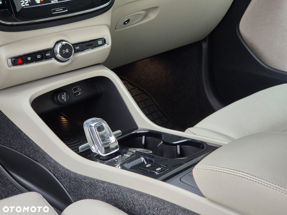 Volvo XC 40 T5 AWD Geartronic Inscription - 12