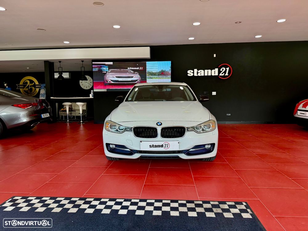 BMW 320 d Sport Line - 34