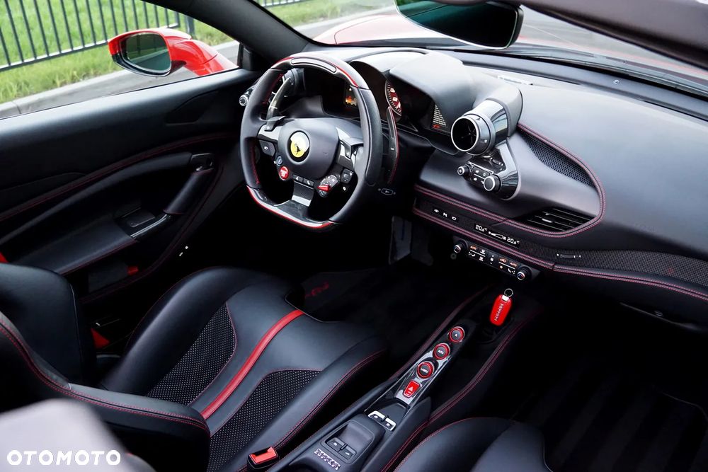 Ferrari F8 Spider - 27