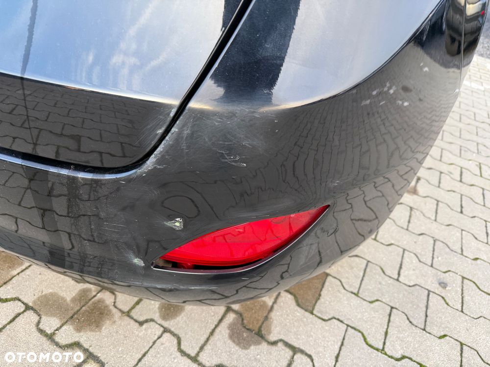 Hyundai i30 1.6 CRDi Fifa World Cup Edition - 11