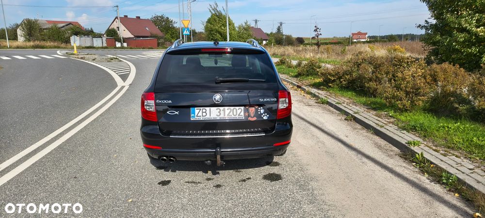 Skoda Superb 2013 photo 4