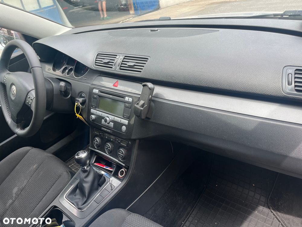 Volkswagen Passat 2.0 TDI DPF Comfortline - 3