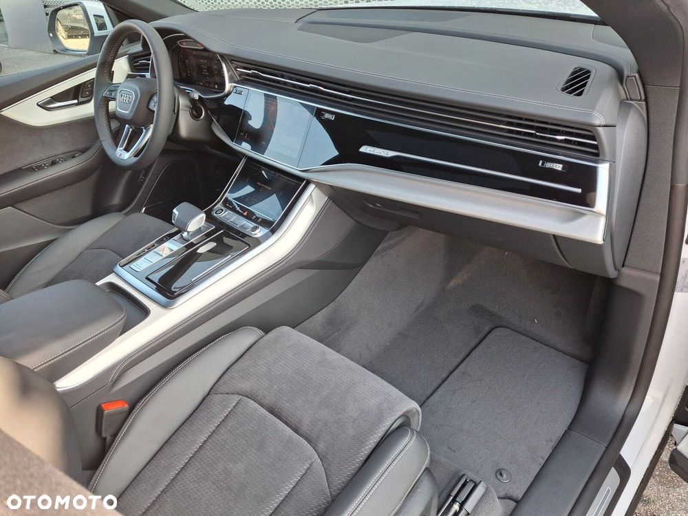 Audi Q8 - 16