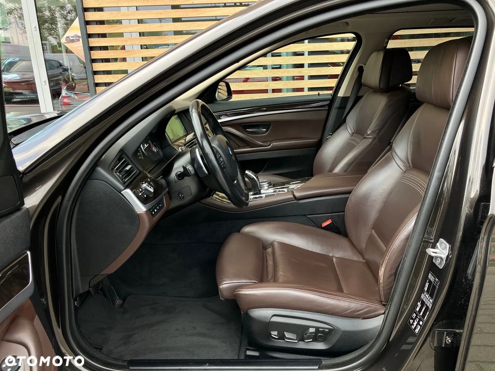 BMW Seria 5 530d xDrive Luxury Line - 36