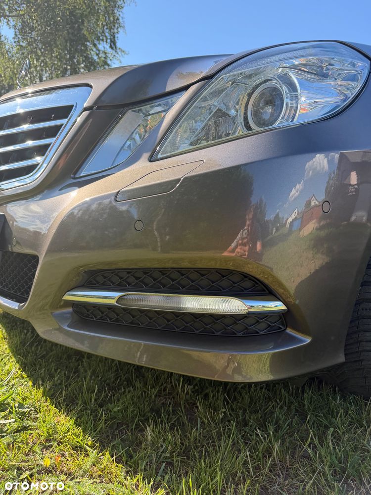 Mercedes-Benz Klasa E 300 CDI DPF BlueEFFICIENCY 7G-TRONIC Avantgarde - 36