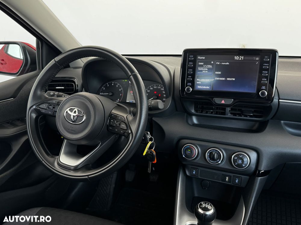 Toyota Yaris 1.5 L Dynamic - 18