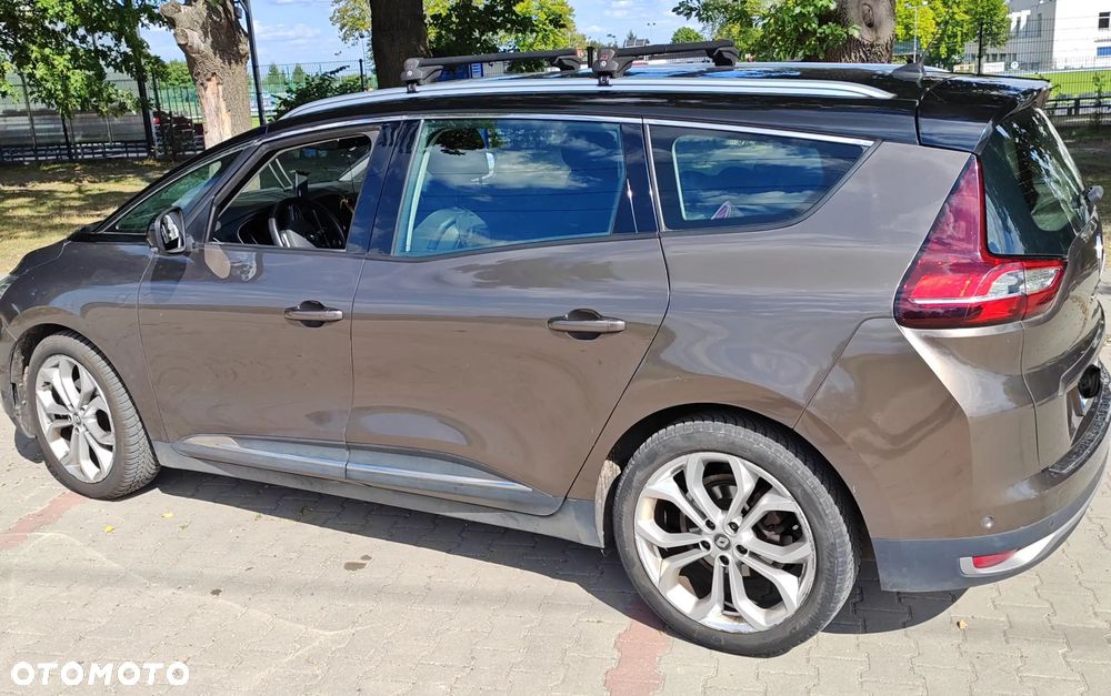 Renault Grand Scenic - 8