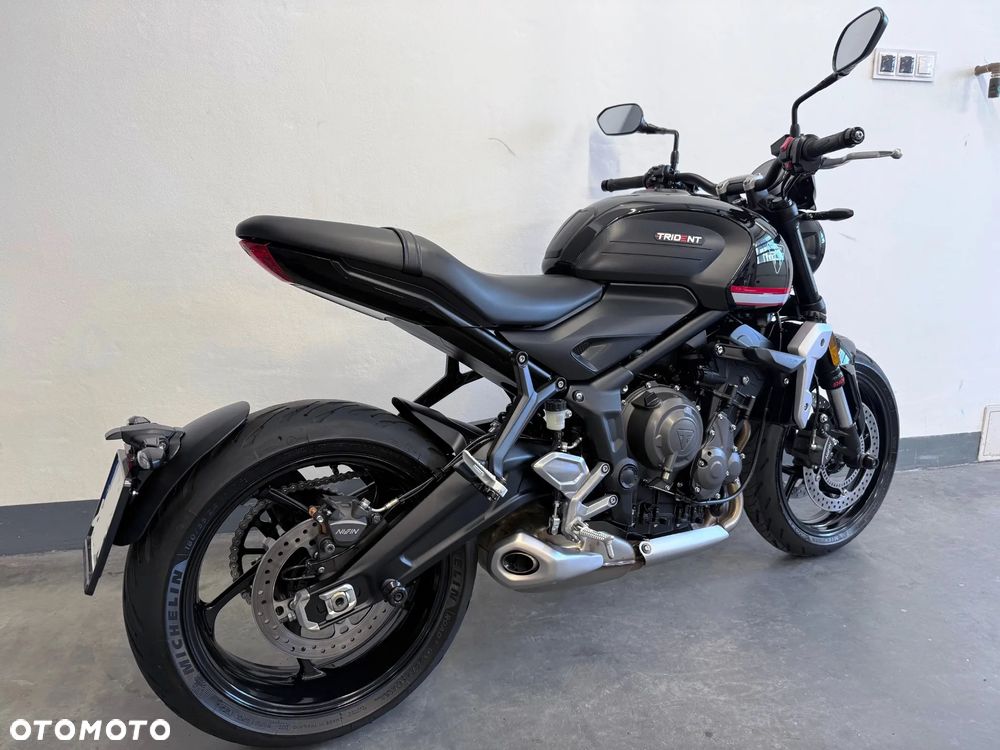 Triumph Trident - 3