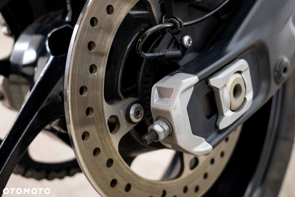 Triumph Trident - 35