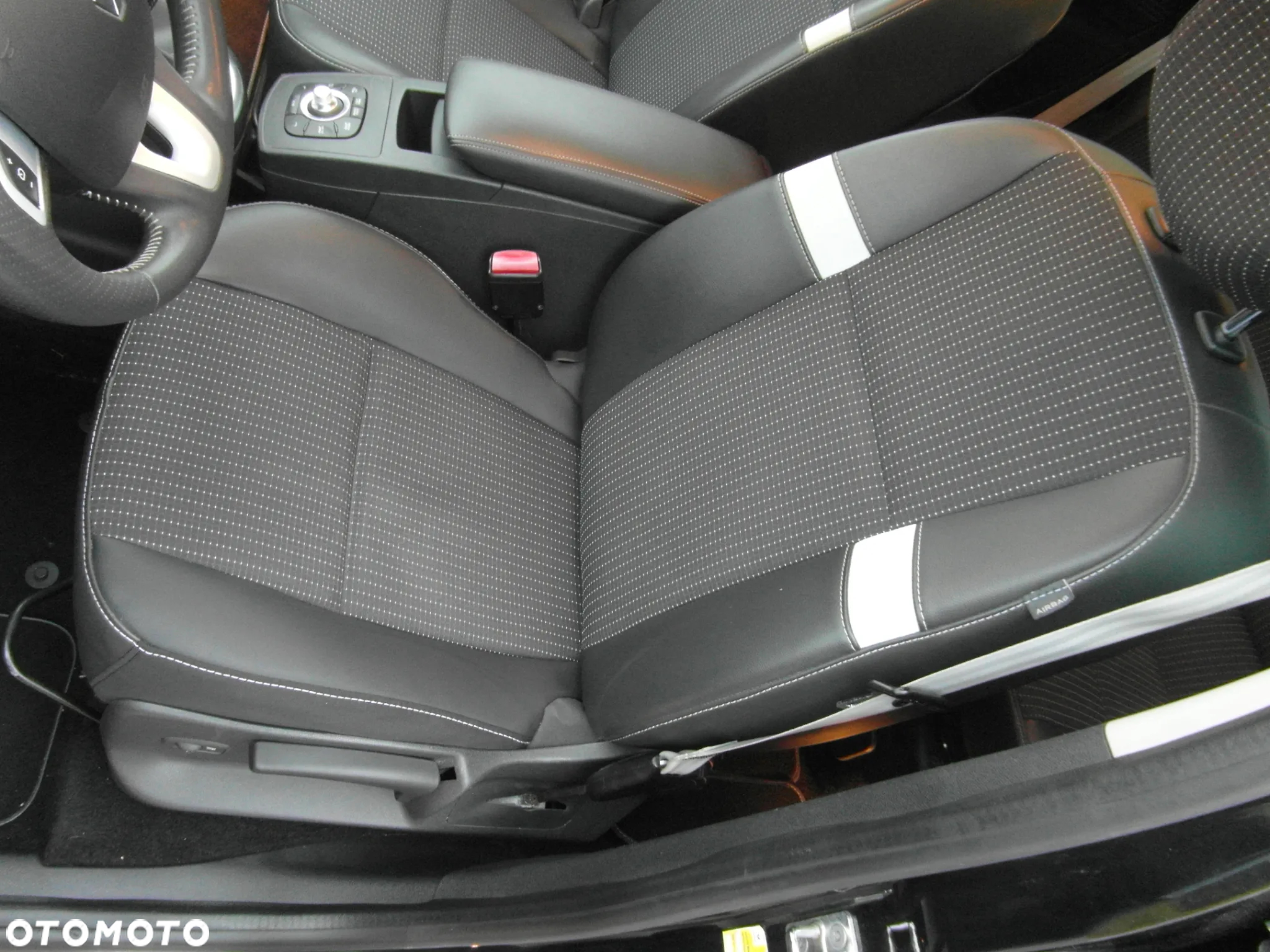 Renault Scenic TCe 130 Bose Edition - 16
