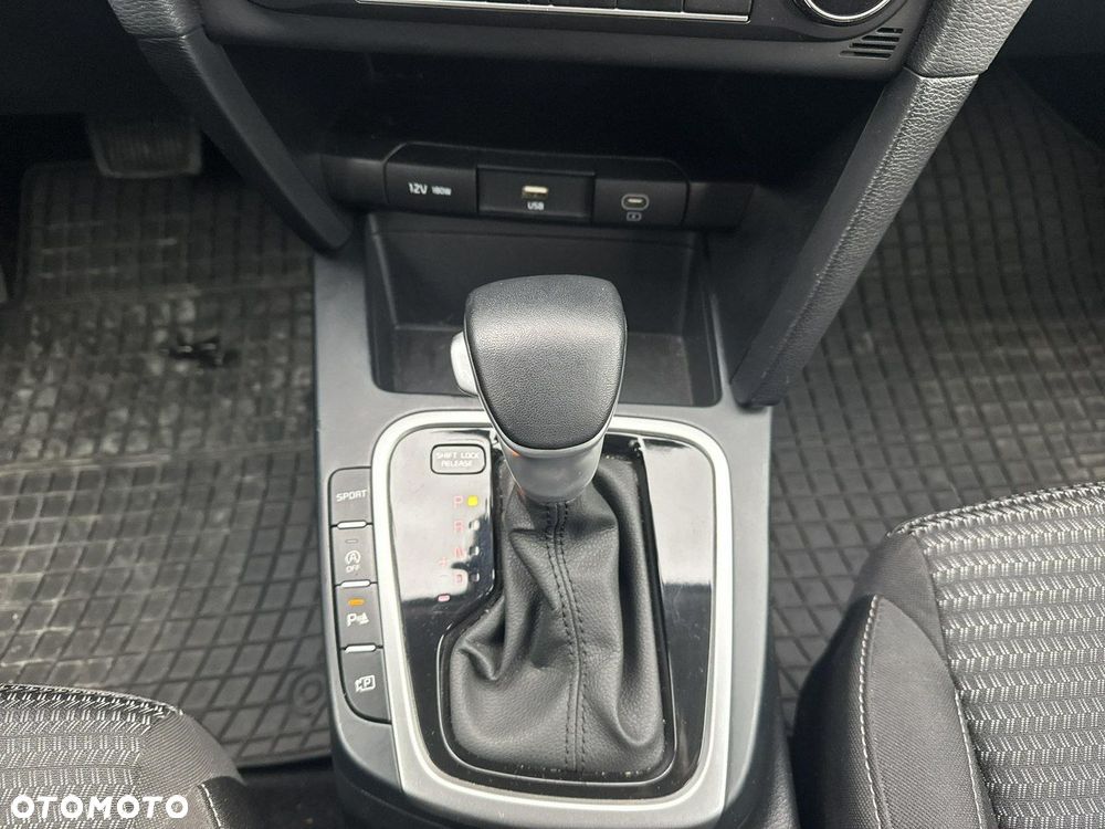 Kia Ceed 1.5 T-GDI M DCT - 24