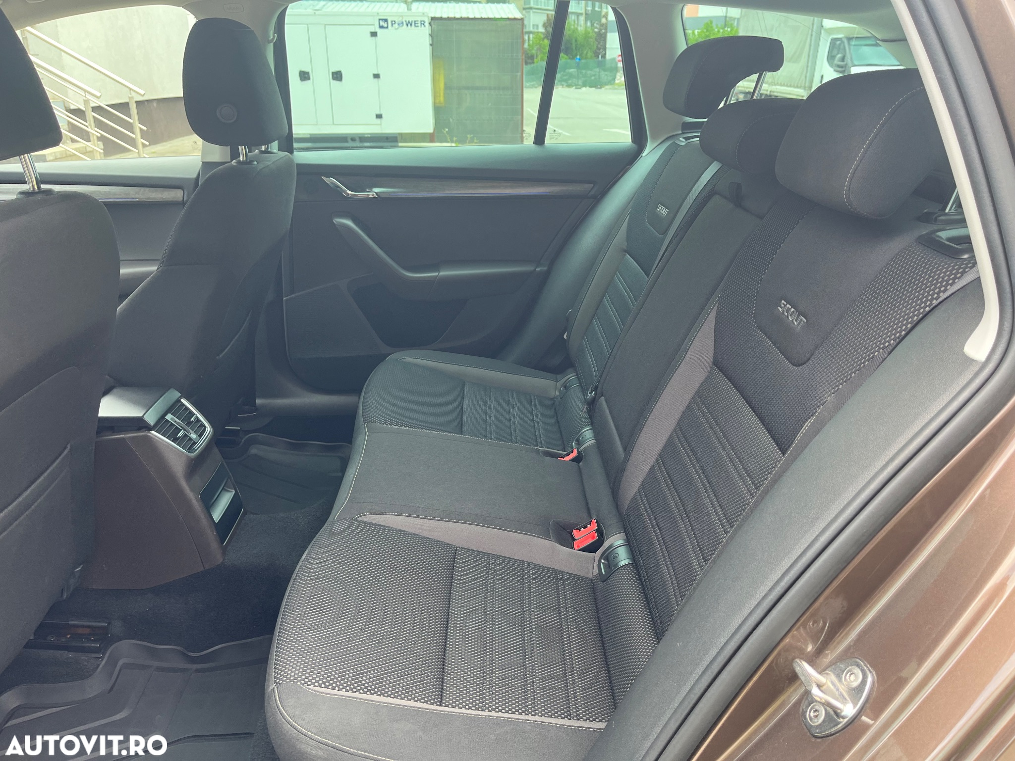 Skoda Octavia 2.0 TDI 4x4 DSG Ambition - 14