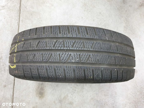 1szt. 215/65/16C 109/107R Pirelli Carrier Winter 7,5mm 2016r [ 3913 ]