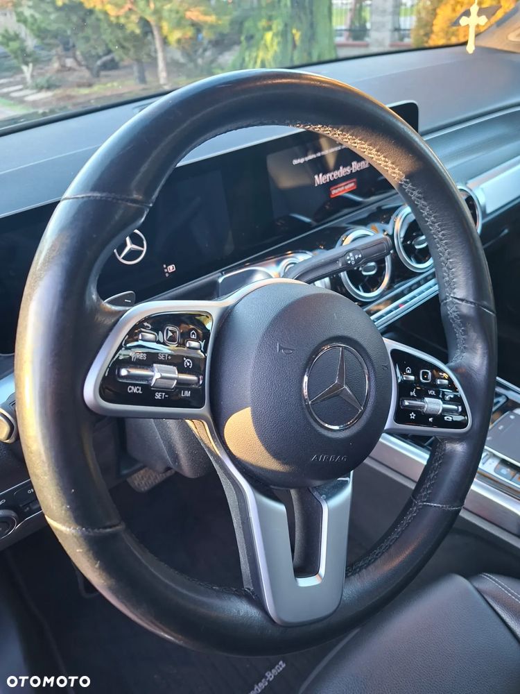 Mercedes-Benz GLB 200 Progressive 7G-DCT - 7