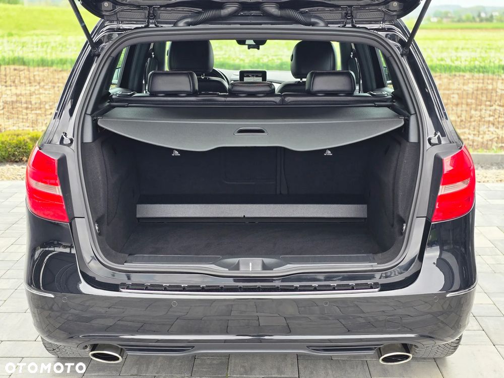 Mercedes-Benz Klasa B 180 BlueEFFICIENCY Edition Style - 28