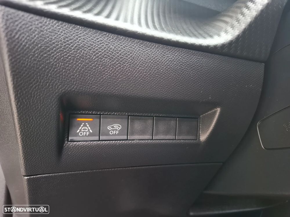 Peugeot 2008 1.2 PureTech GT Line - 31