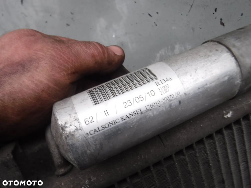 Renault Clio III 3 1.2 benz  chlodnica wody klimatyzacji 8200134606 - 2