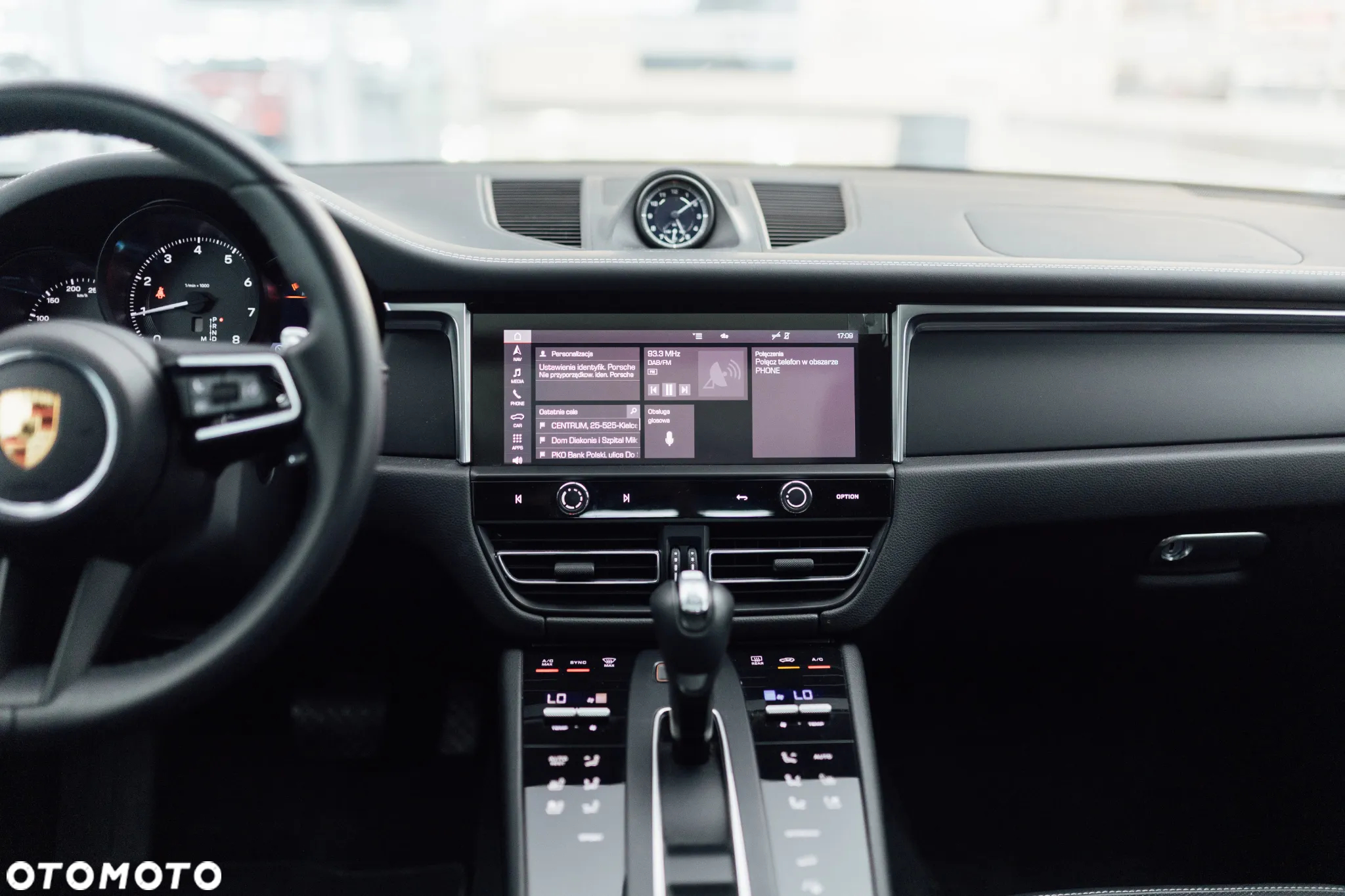Porsche Macan Standard - 18