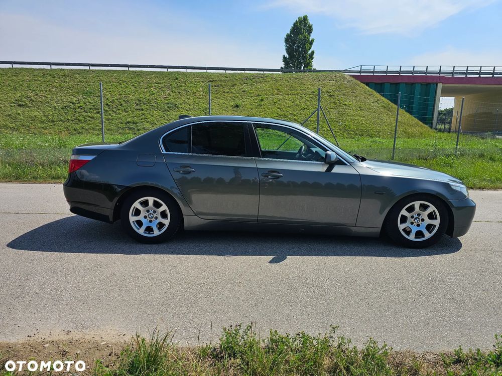 BMW Seria 5 520i - 4