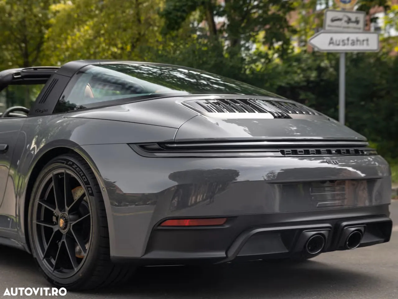 Porsche 911 Targa 4 GTS PDK - 10