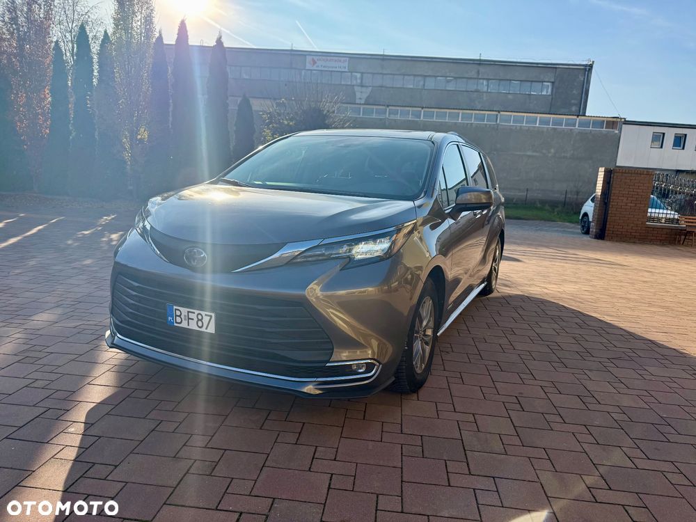 Toyota Sienna 3.5 V6 XLE AWD - 3