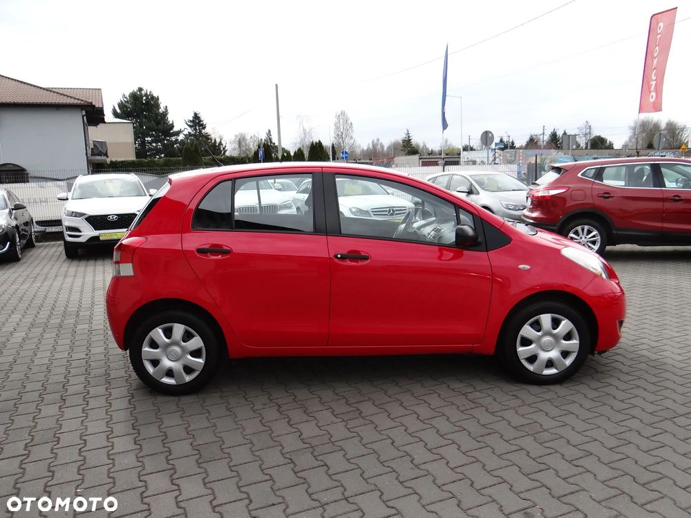 Toyota Yaris 1.0 Terra EU5 - 8