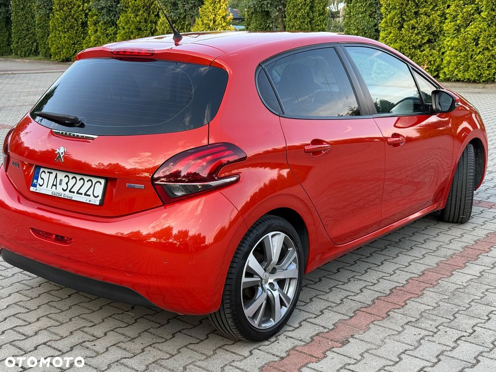 Peugeot 208 1.2 PureTech Allure - 8