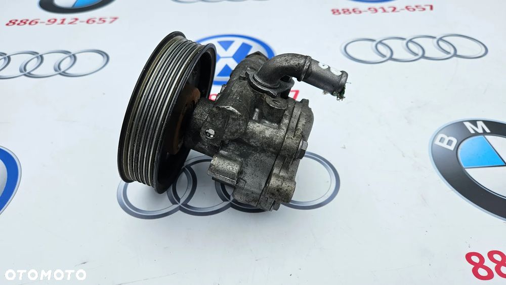 VW Caddy 2K III 3 1.9 TDI BLS 105 KM Pompa wspomagania z kołem 2K0422154 - 3