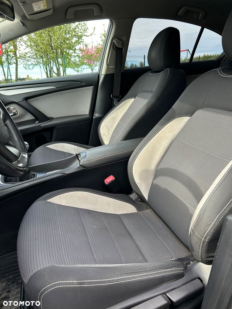 Toyota Avensis 2.0 D-4D Prestige - 13
