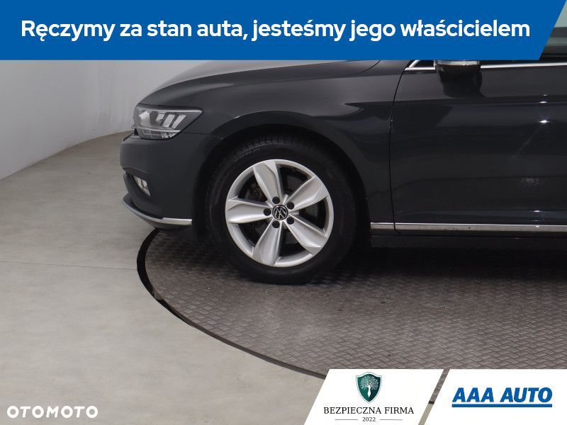 Volkswagen Passat - 17