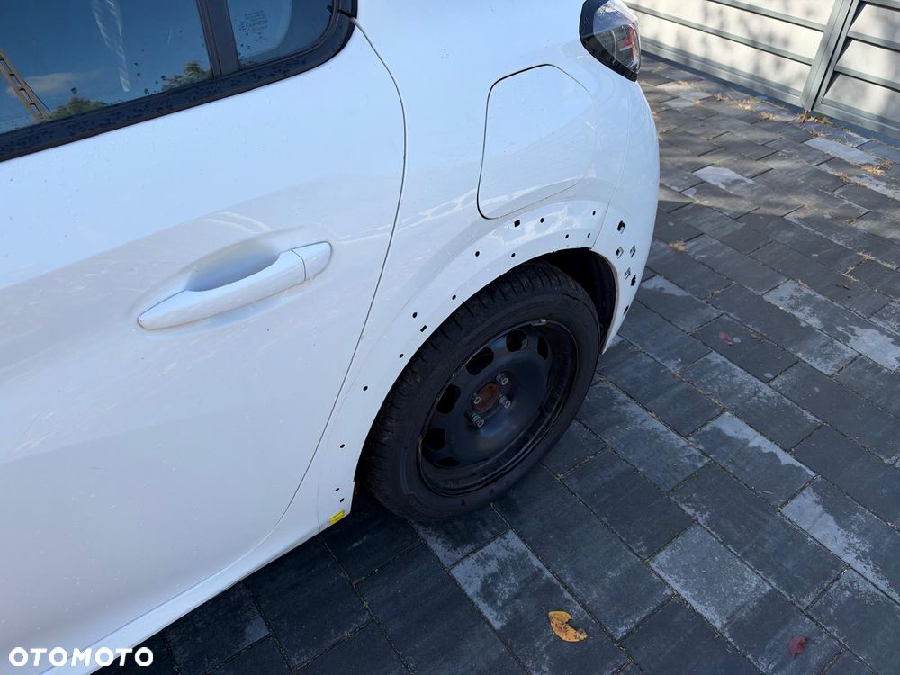 Peugeot 208 - 24