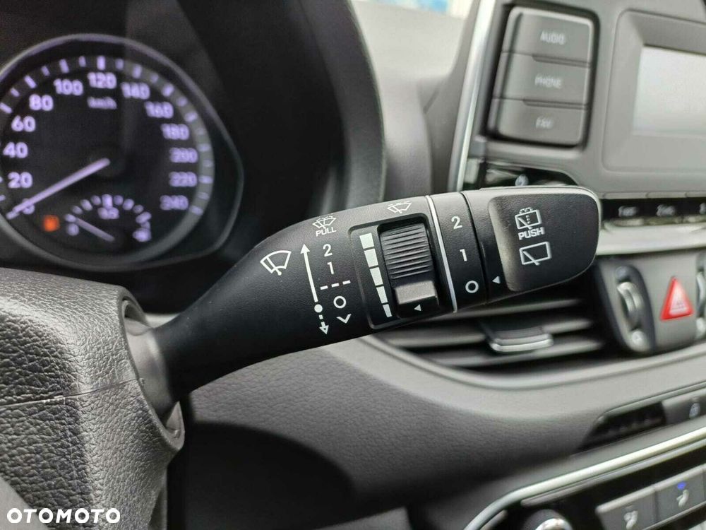 Hyundai i30 1.5 DPI Classic + - 19