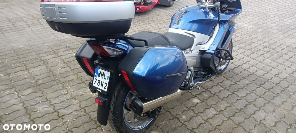Yamaha FJR - 8
