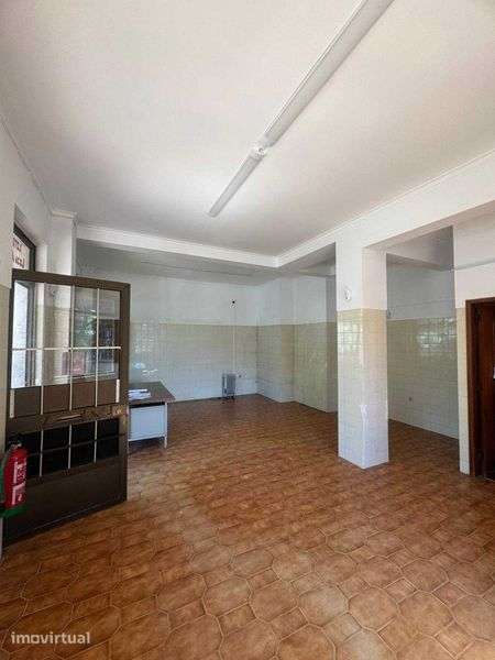 Loja/armazem Amadora - Grande imagem: 2/10