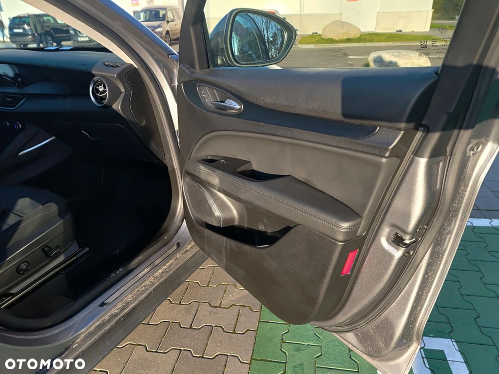 Alfa Romeo Stelvio - 23