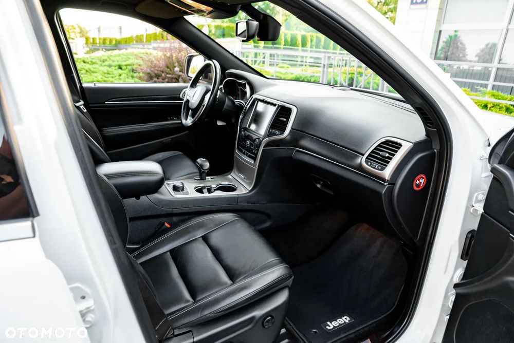 Jeep Grand Cherokee - 21