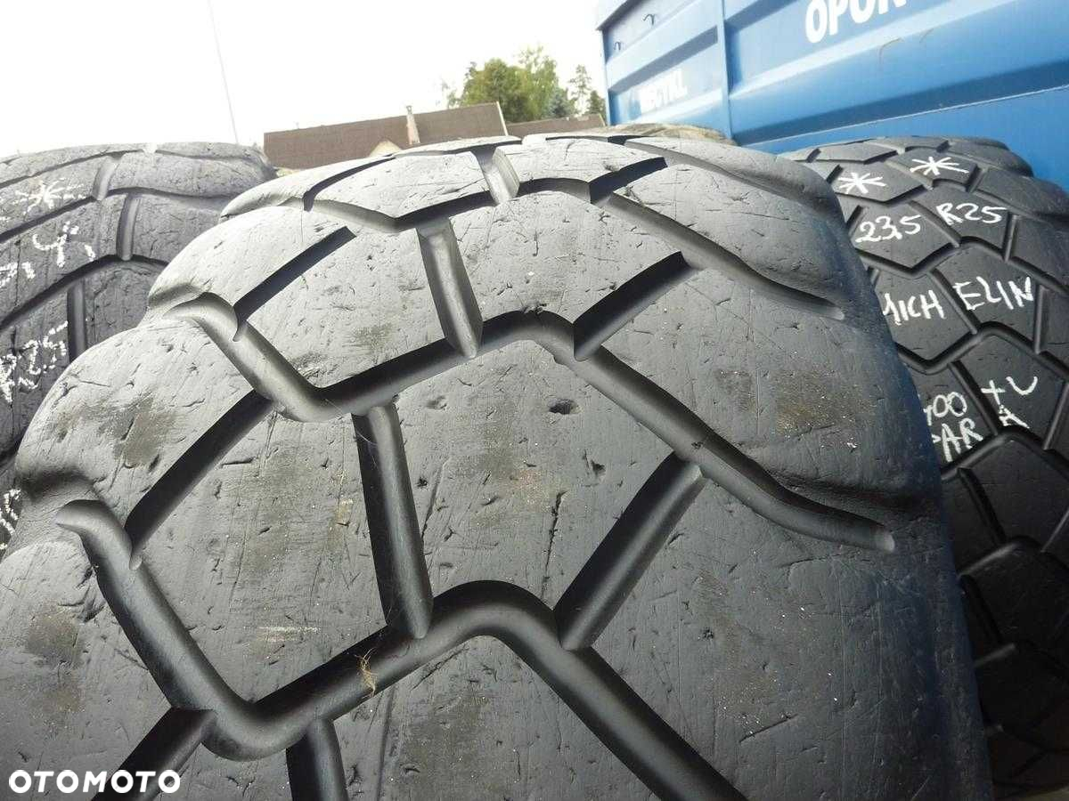 2x Opona używana przemysłowa 23.5R25 MICHELIN XADN+ 2500zł(szt.) W3551 - 4