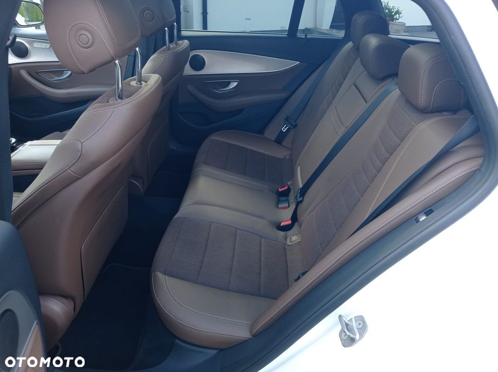 Mercedes-Benz Klasa E 220 d 9G-TRONIC - 13