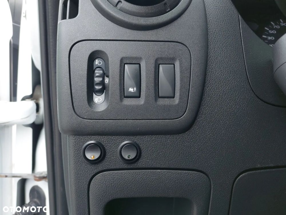 Renault Master III - 13